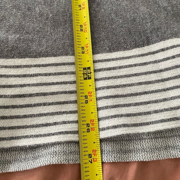 Chicwish Women’s Poncho One Size Mock Turtle Neck Side Slit Gray Knit Sweater - Picture 7 of 7